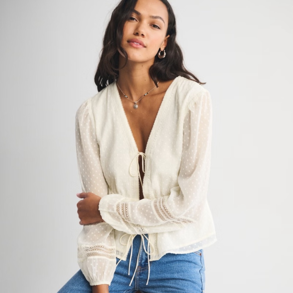 Abercrombie long sleeve tie front top